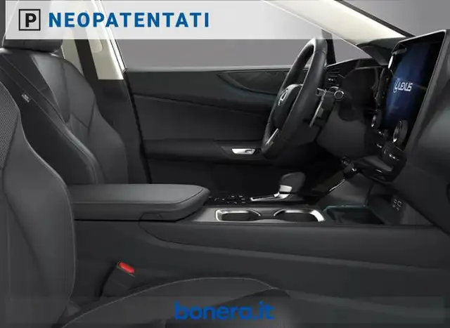 Lexus NX view 6