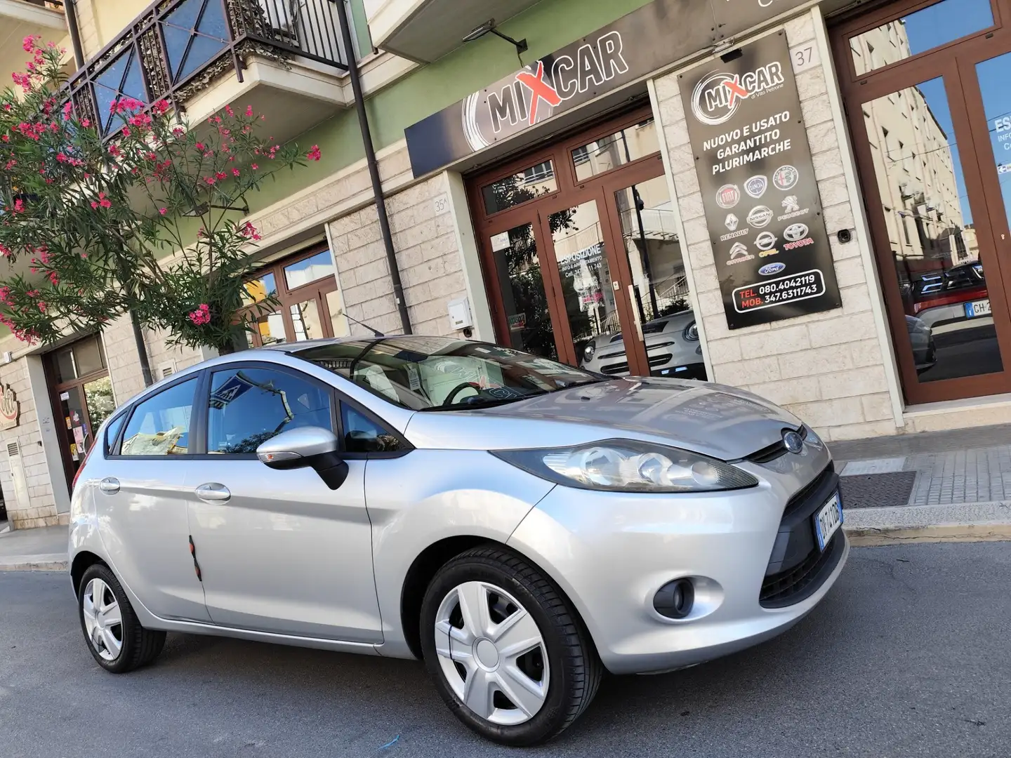 Ford Fiesta 1.2 82 CV 5 porte Titanium Grigio - 1