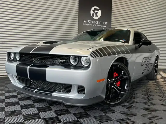 Dodge Challenger R/T HEMI 5.7L/CARPLAY/RÜCKFAHRKAMERA