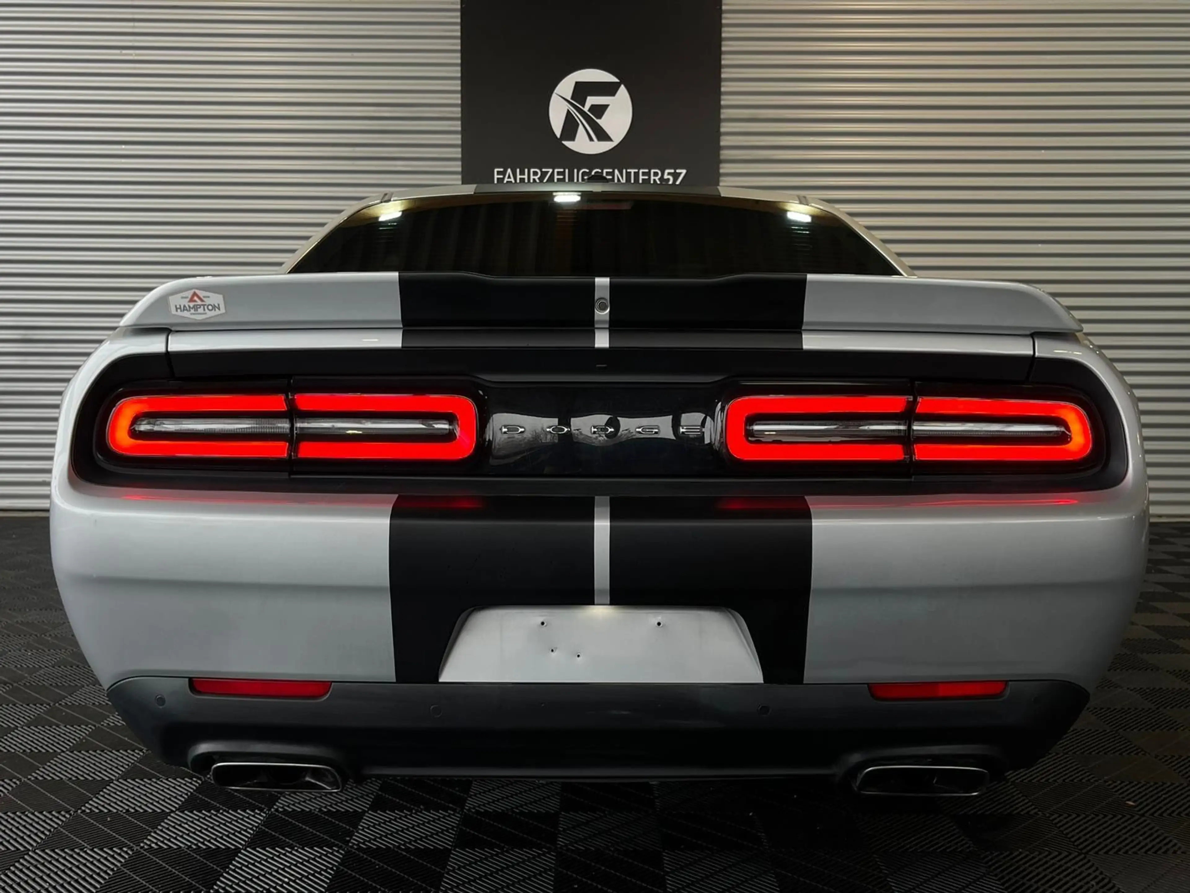 Dodge Challenger R/T HEMI 5.7L/CARPLAY/RÜCKFAHRKAMERA — photo 10