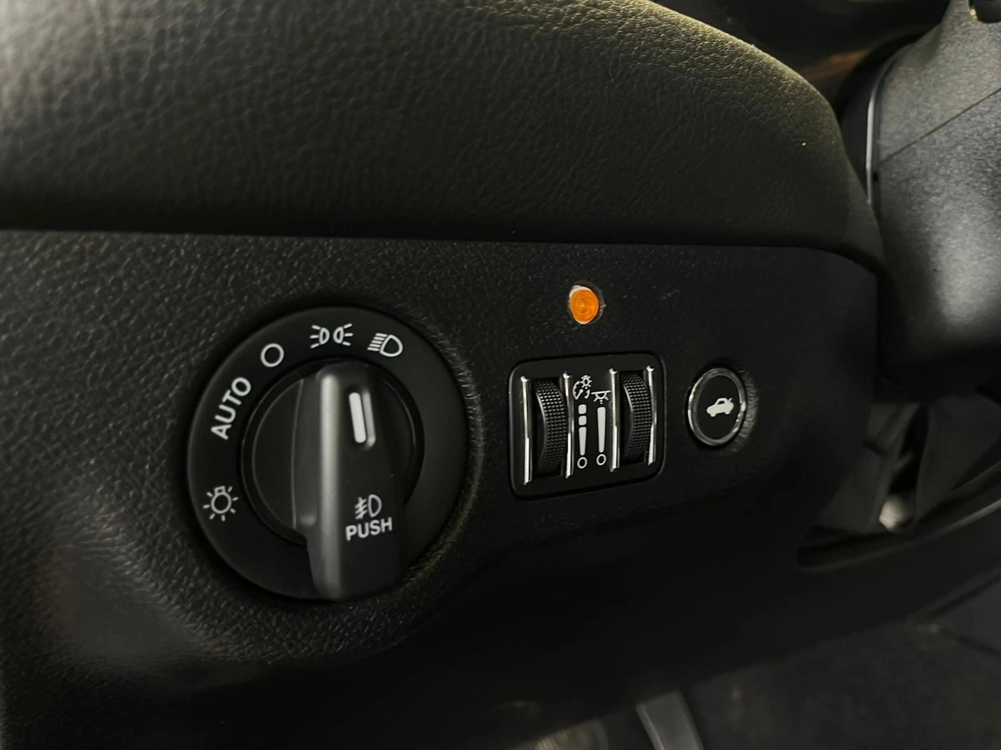 Dodge Challenger R/T HEMI 5.7L/CARPLAY/RÜCKFAHRKAMERA — photo 15