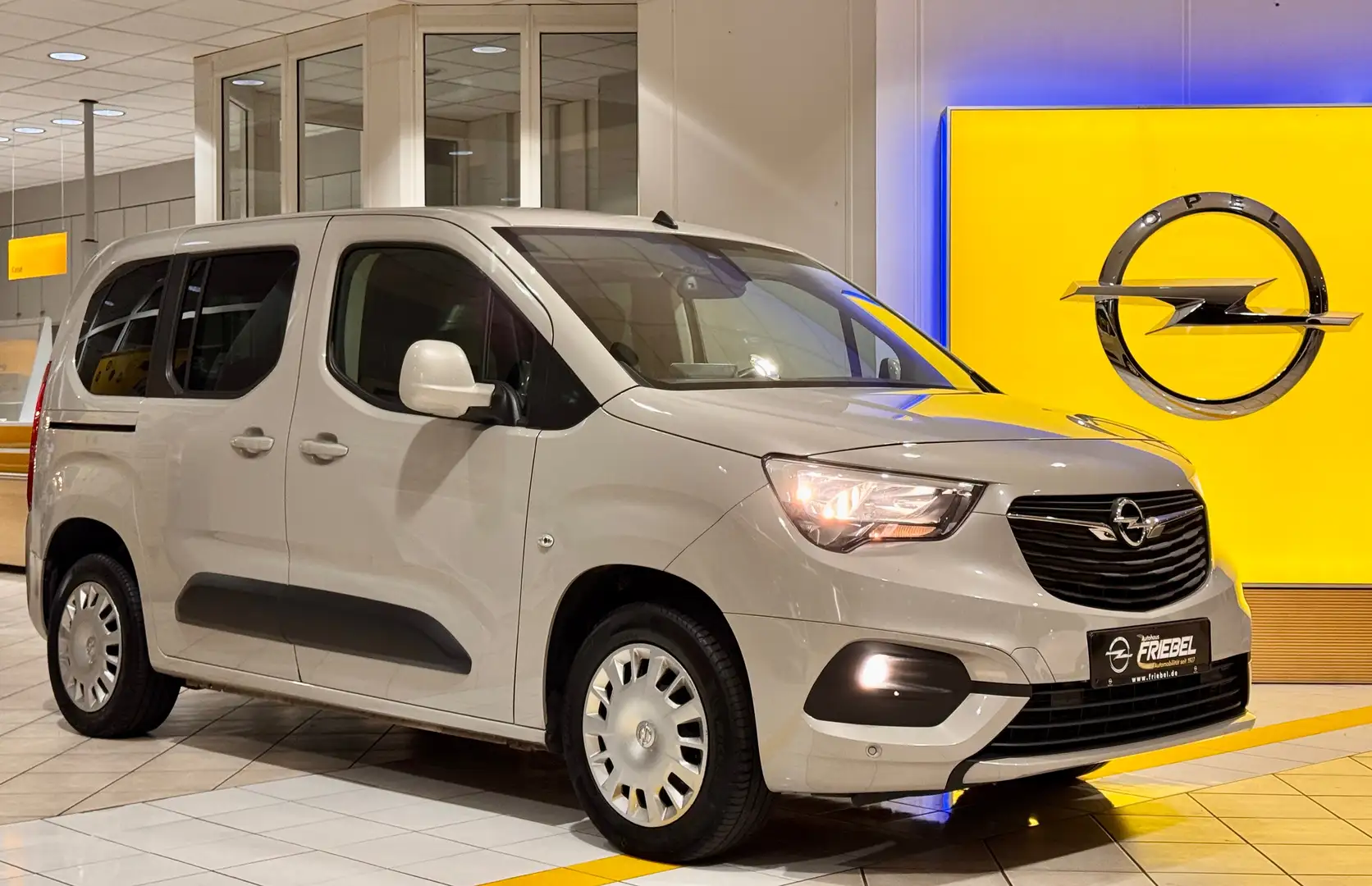 Opel Combo Edition/AUTOMATIK/Kamera/2xParkp/OpelScheckh/1.Hd. Beige - 1