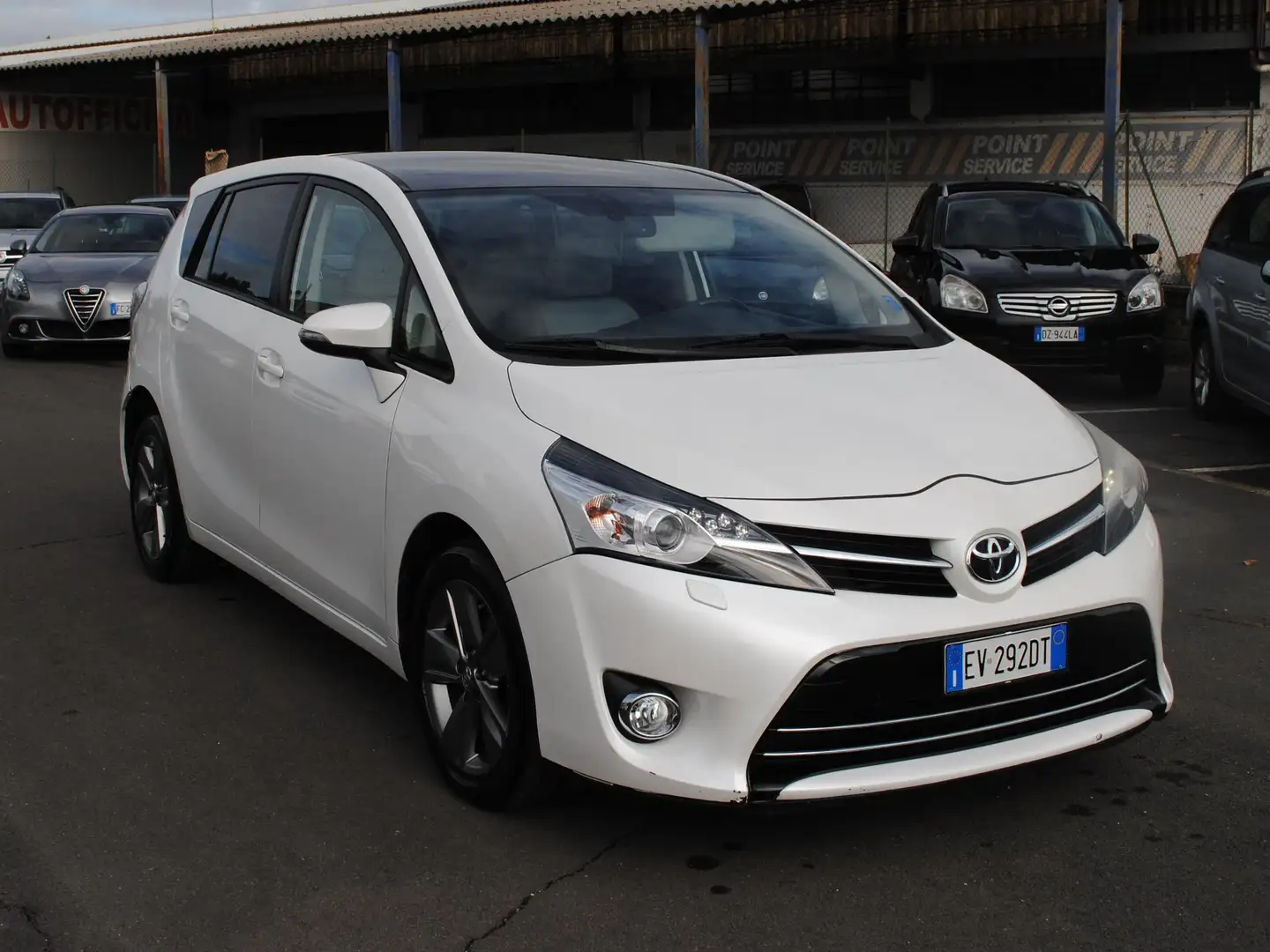 Toyota Verso 1.6 D-4D STYLE 7 POSTI Bianco - 2