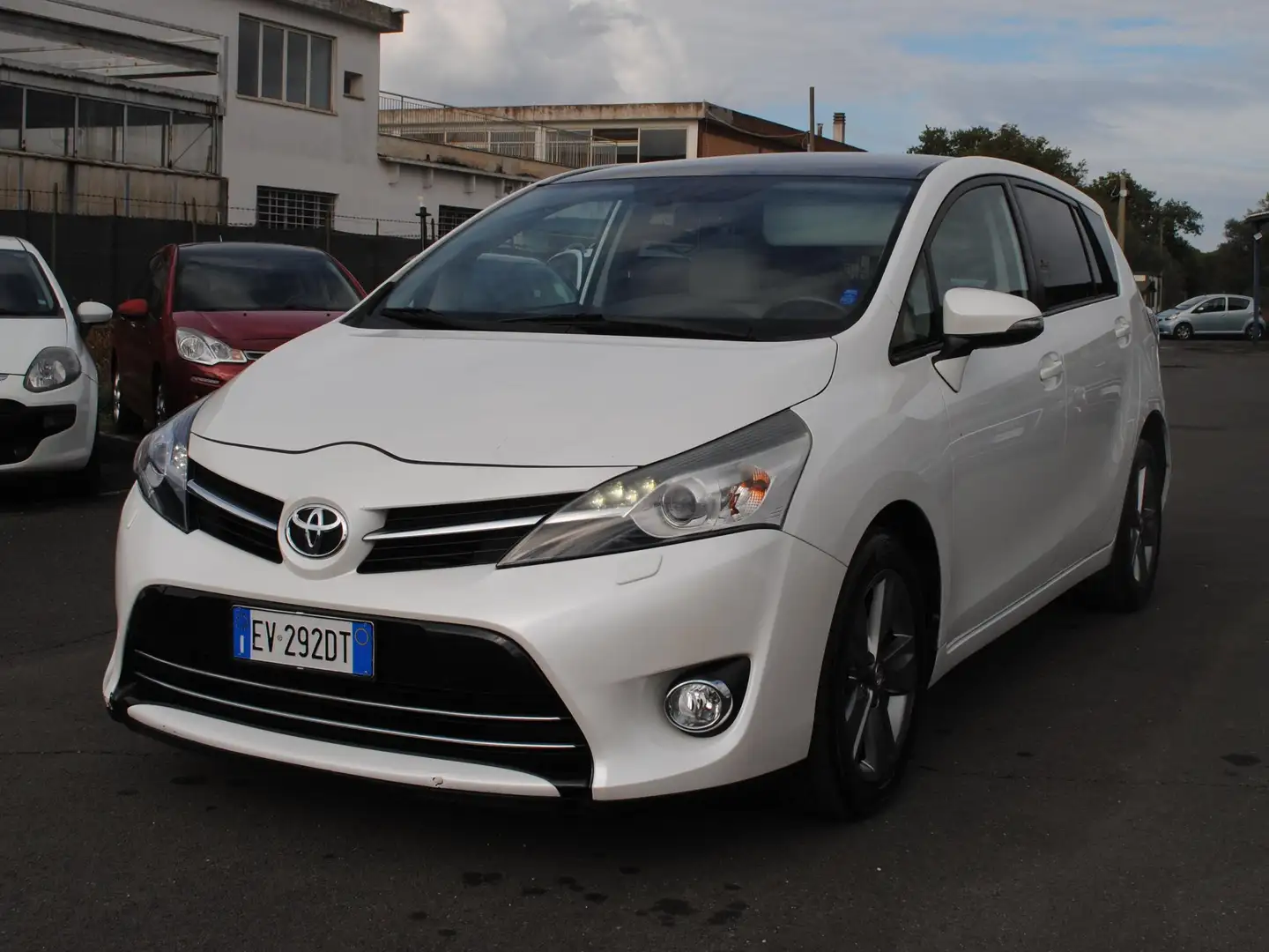 Toyota Verso 1.6 D-4D STYLE 7 POSTI Bianco - 1