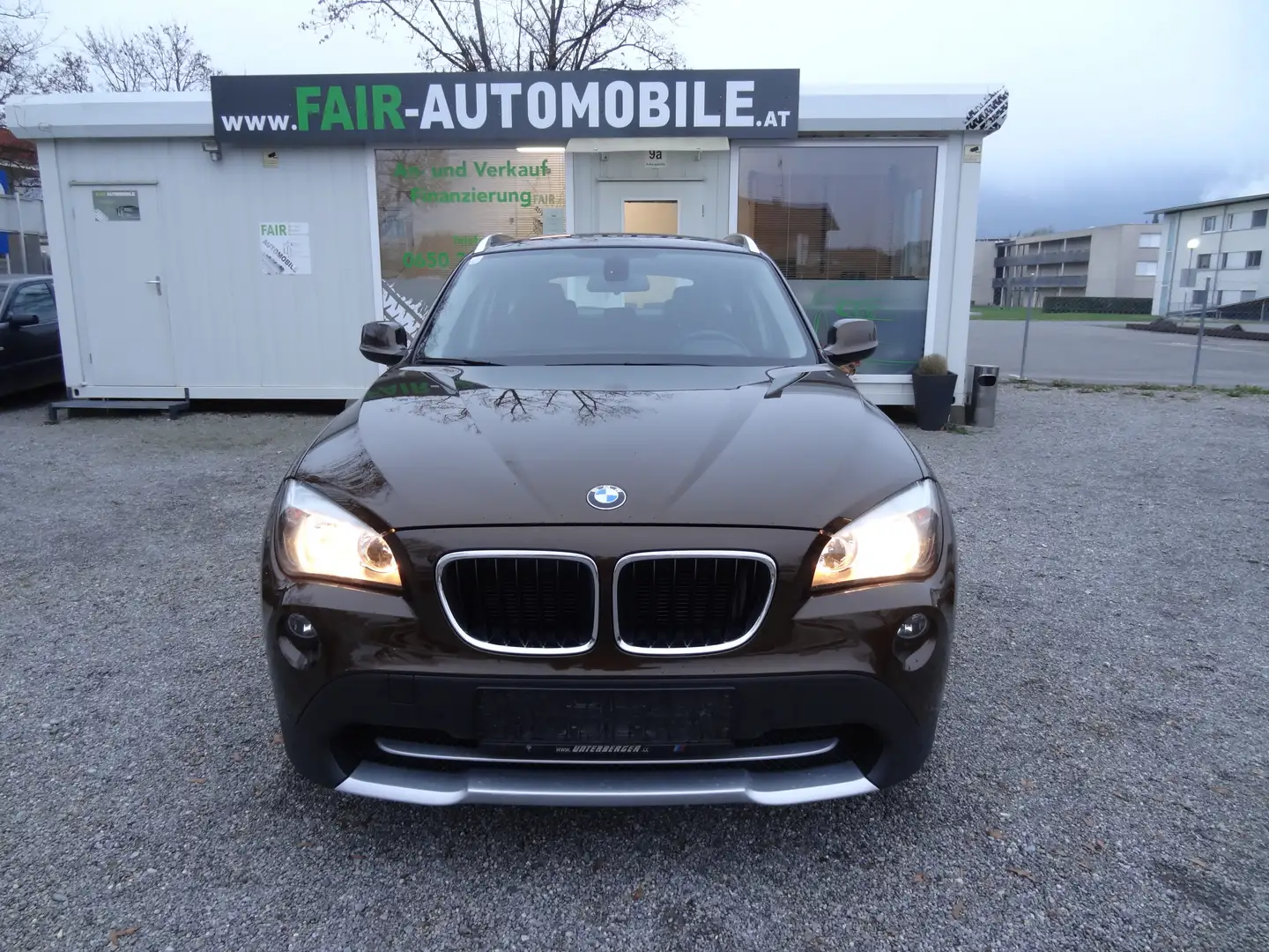 BMW X1 20d X-Drive X-LINE  !! ALLRAD !! Braun - 2