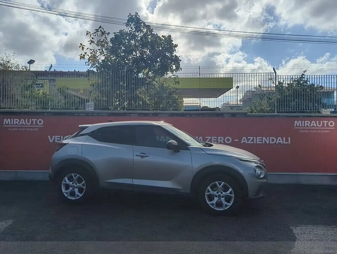 Nissan Juke 2ª serie Juke 1.0 DIG-T 114 CV N-Connecta Argent - 1