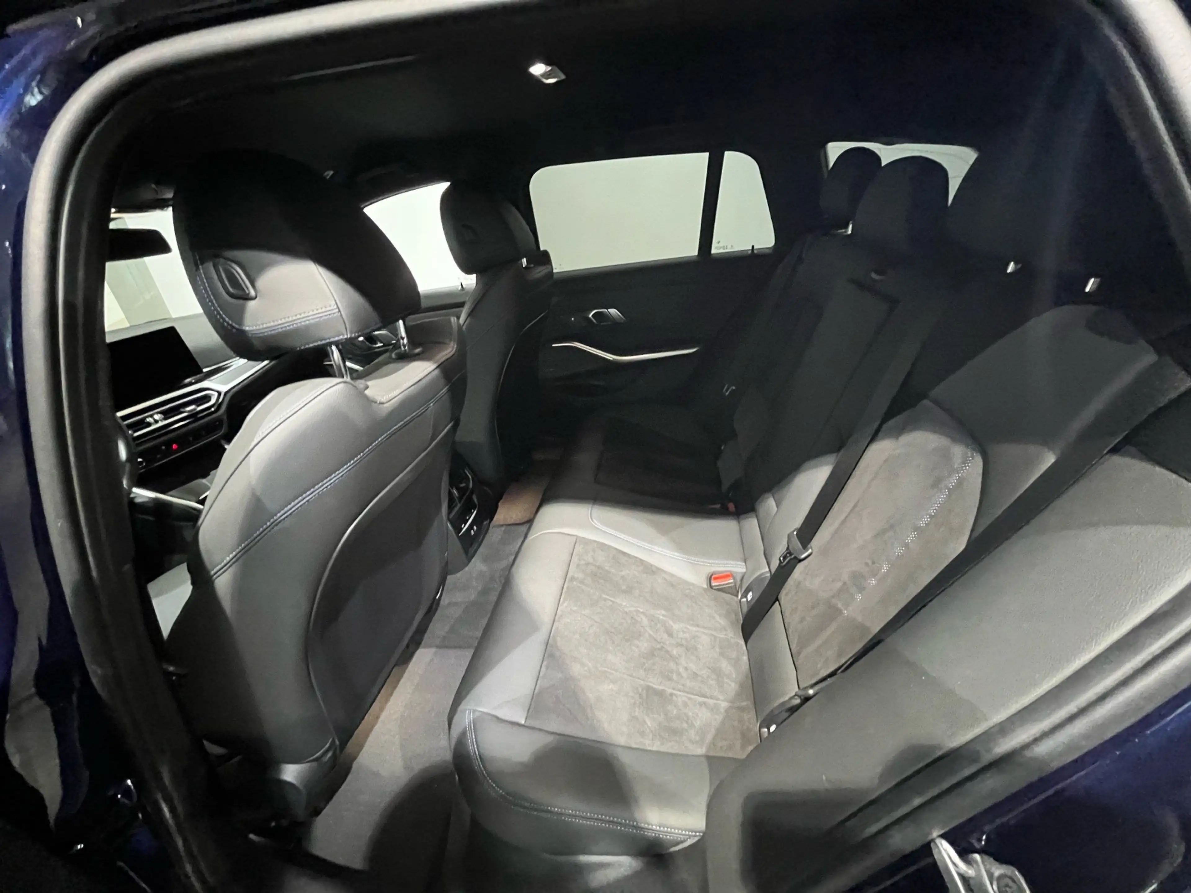 BMW 330 i xDrive M Sportpaket HK HiFi DAB Tempomat — photo 13