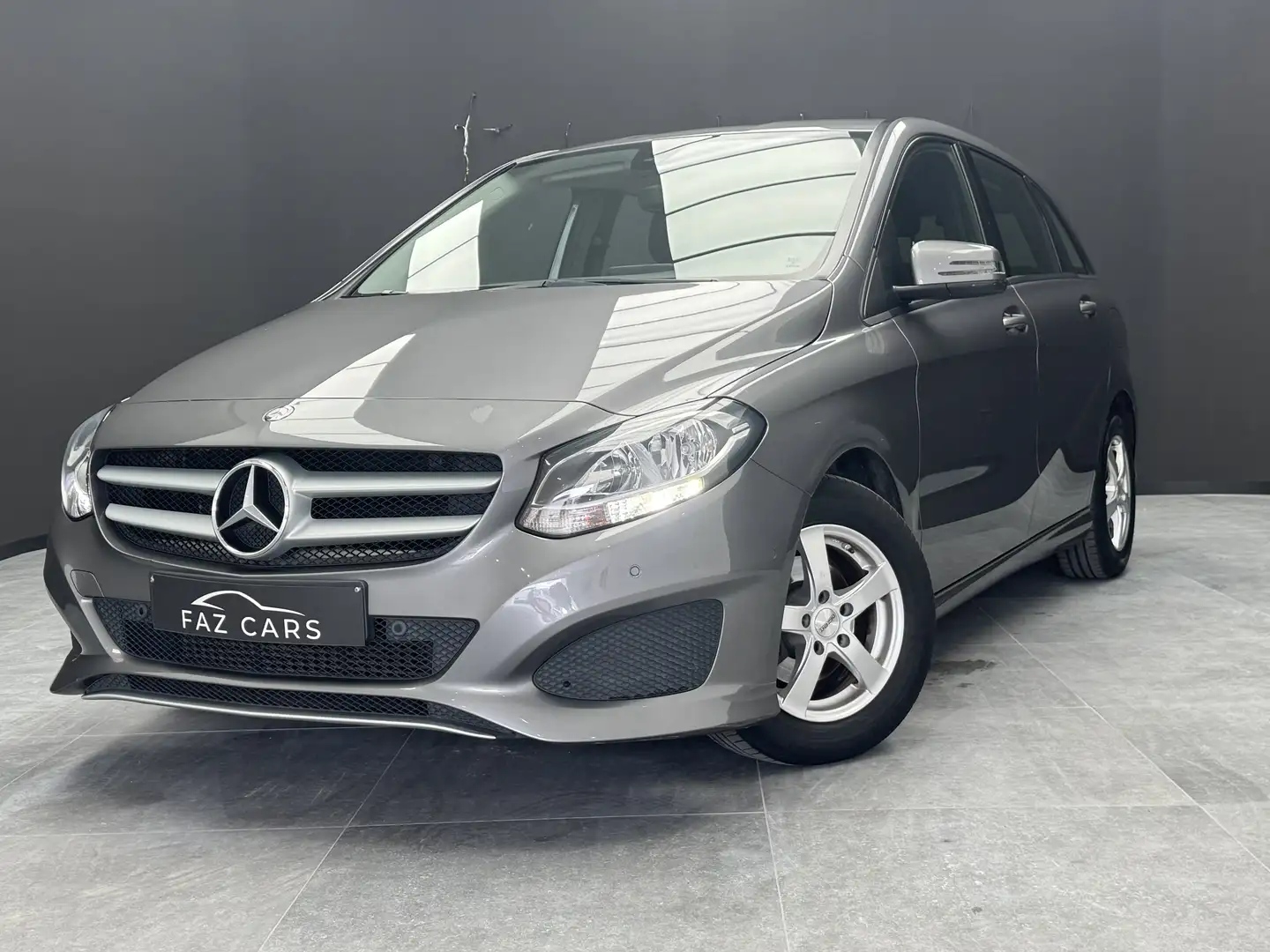 Mercedes-Benz B 180 BlueEFFICIENCY * JANTES + CLIM + GPS + GARANTIE * Grijs - 1