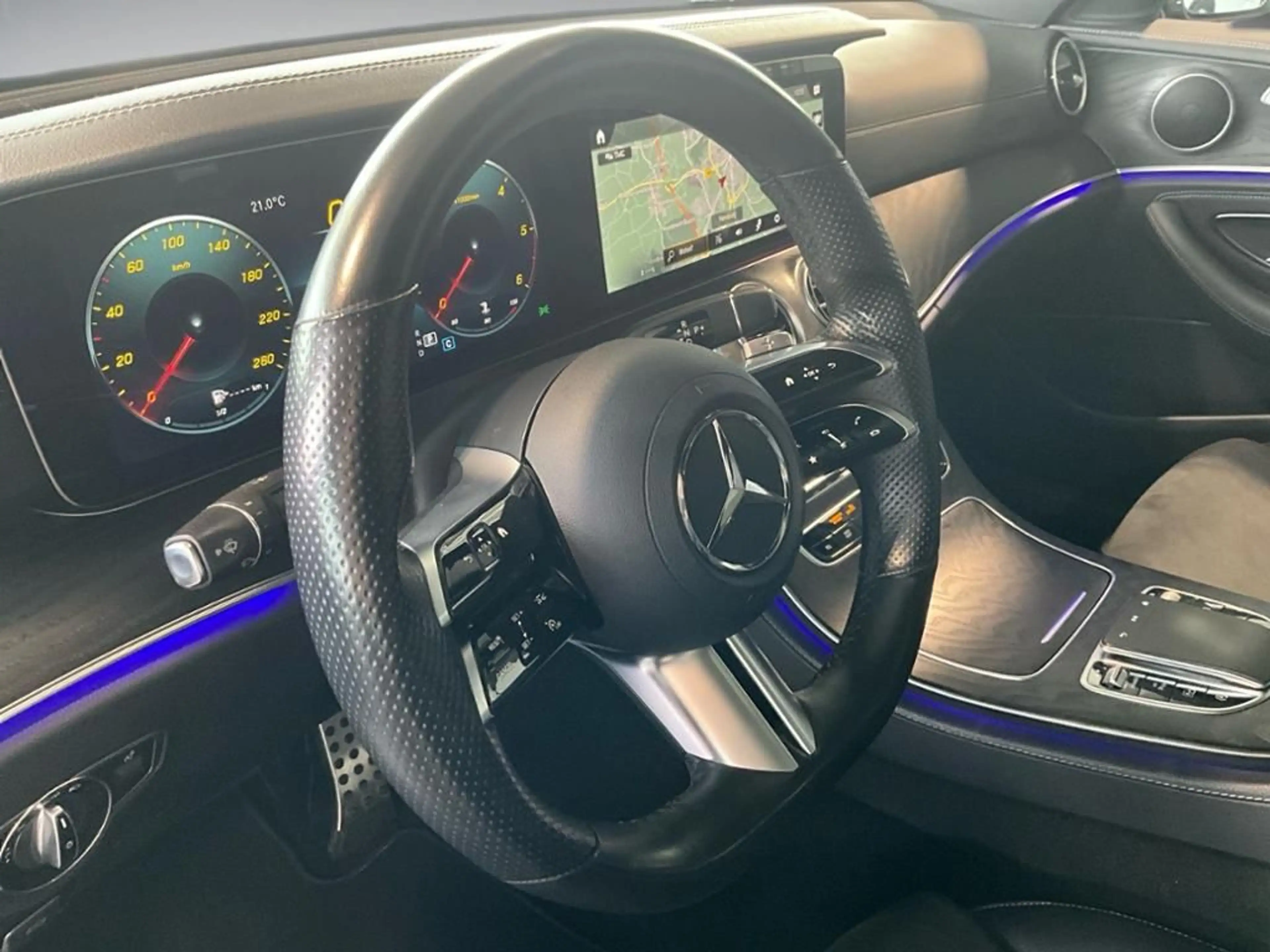 Mercedes-Benz E 400 d T 4MATIC AMG Style 360 ACC AUT Kam. LED — photo 11
