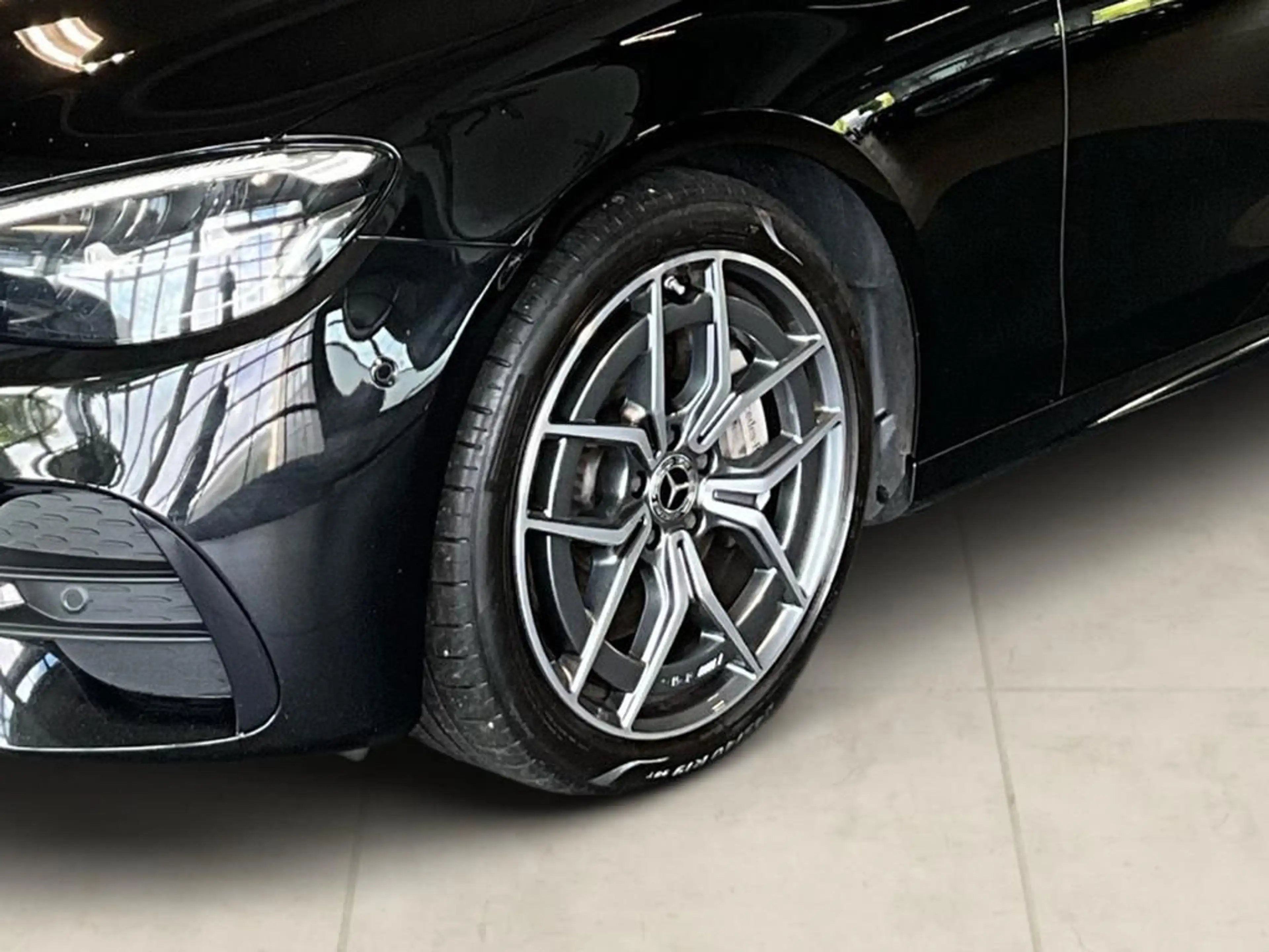 Mercedes-Benz E 400 d T 4MATIC AMG Style 360 ACC AUT Kam. LED — photo 3
