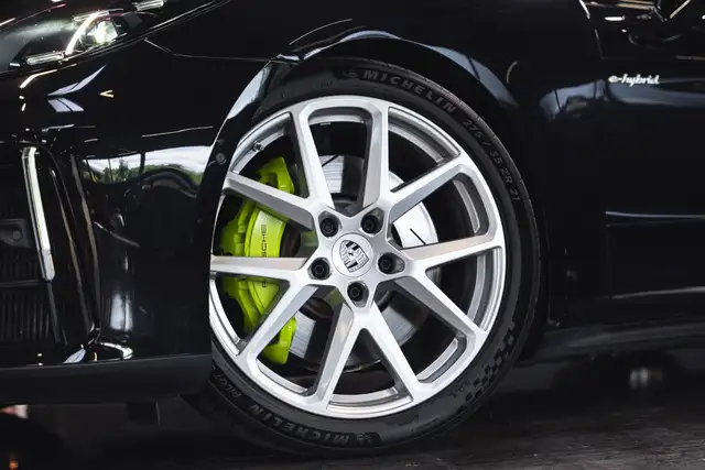 Porsche Panamera view 13