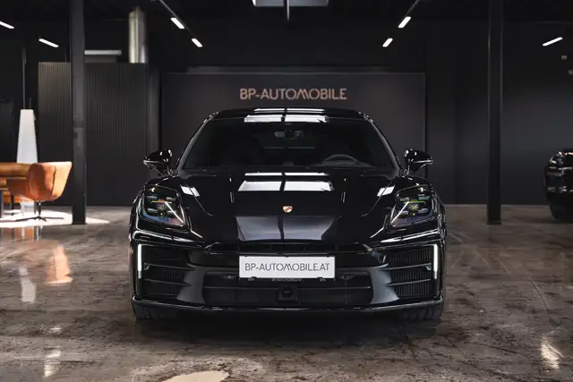 Porsche Panamera view 3