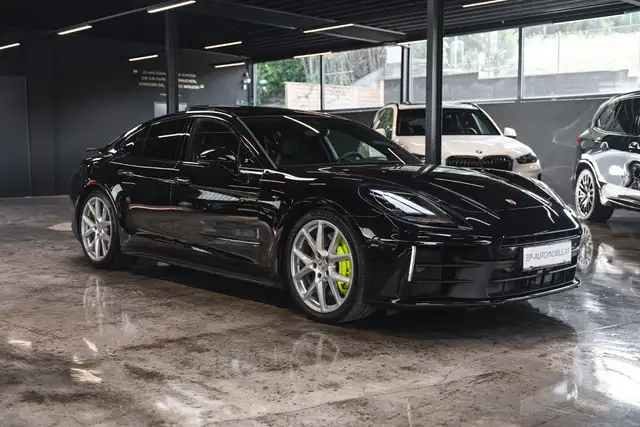 Porsche Panamera view 5