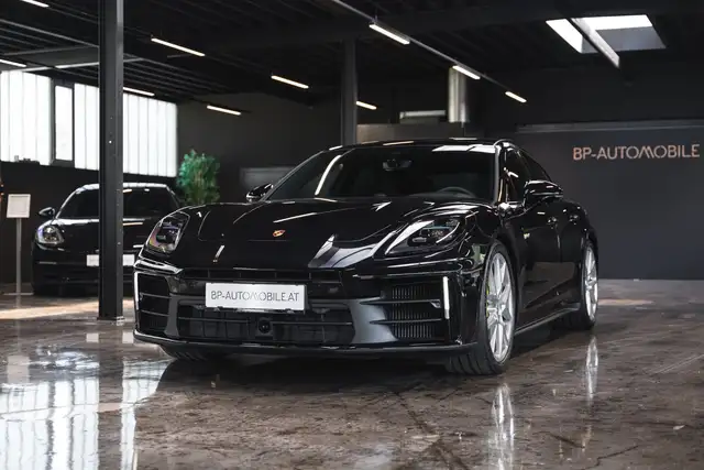 Porsche Panamera view 4