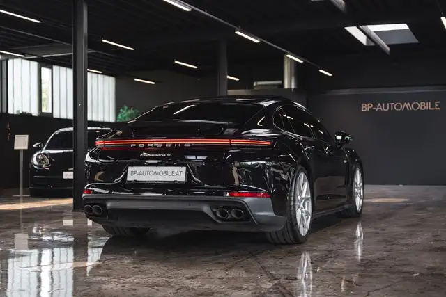Porsche Panamera view 7