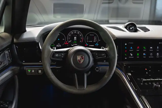 Porsche Panamera view 14