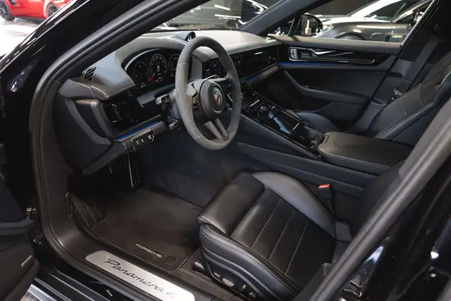 Porsche Panamera view 15