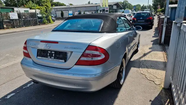 Mercedes-Benz CLK view 14