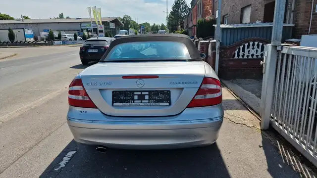 Mercedes-Benz CLK view 15