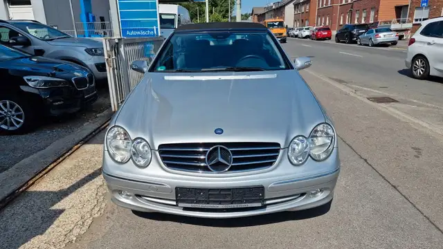 Mercedes-Benz CLK view 11