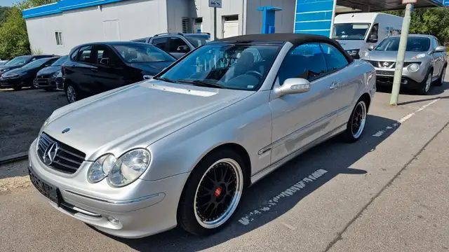 Mercedes-Benz CLK view 7