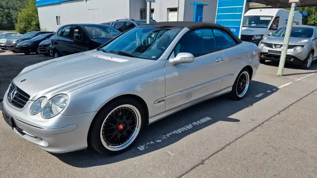 Mercedes-Benz CLK view 10