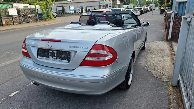 Mercedes-Benz CLK view 6