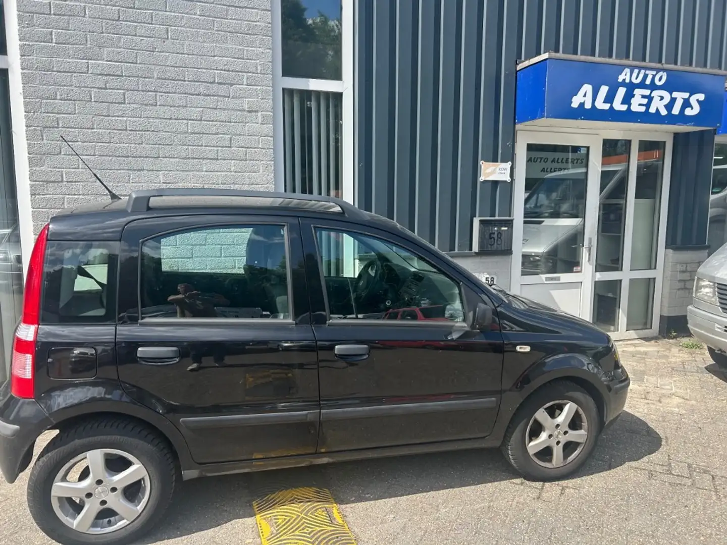 Fiat Panda 1.2 SKY Zwart - 1