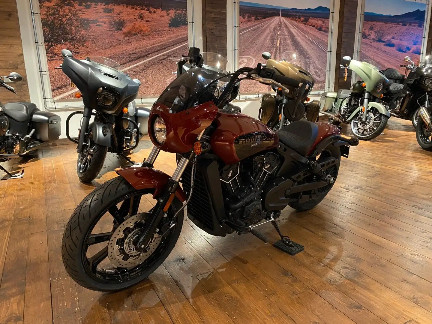 Indian Scout Rogue ICON + Aktion EUR 1.000/3,99 % Rot - 2