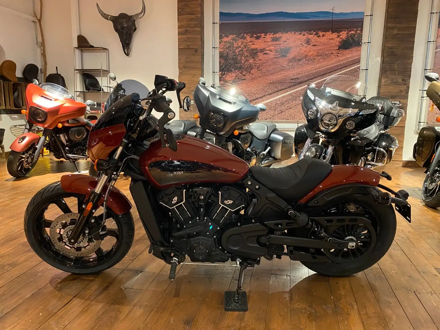 Indian Scout Rogue ICON + Aktion EUR 1.000/3,99 % Rot - 1