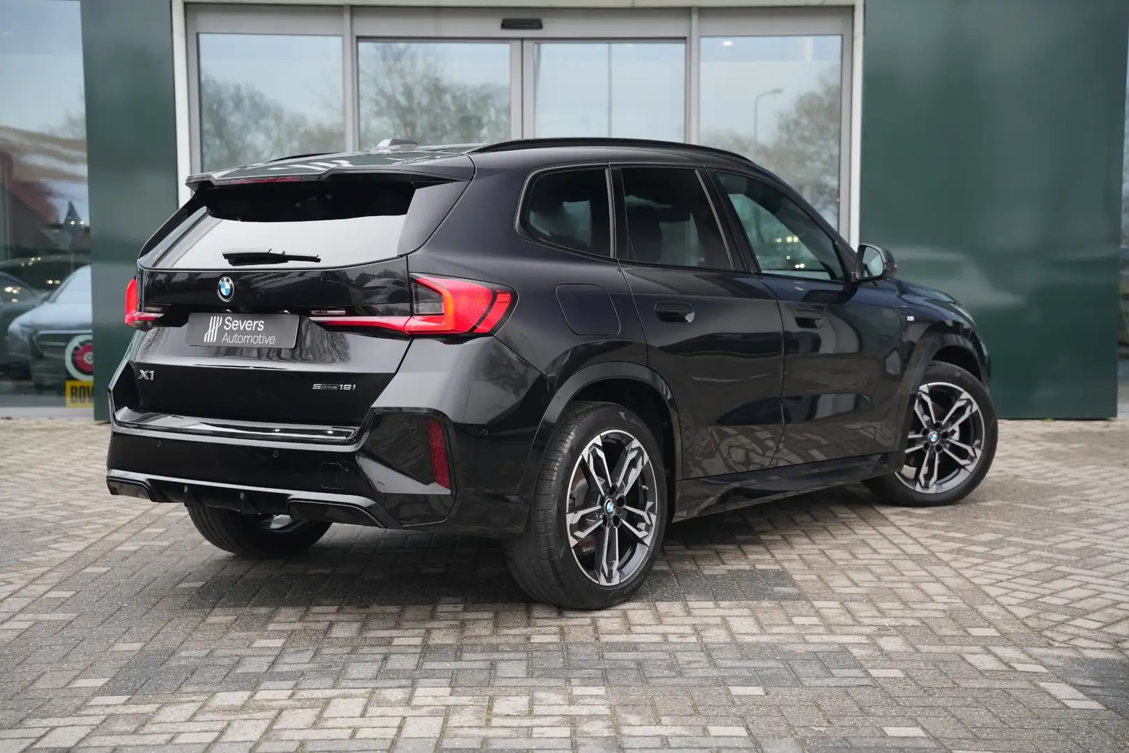 BMW X1 sDrive18i M Sportpakket | Panoramadak | Driving As Noir - 2