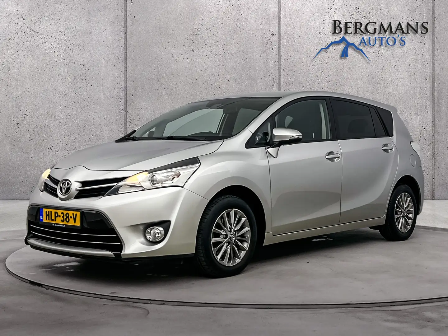 Toyota Verso 1.6 VVT-i Dynamic // 1e EIGENAAR // LAGE KM STAND Grijs - 1