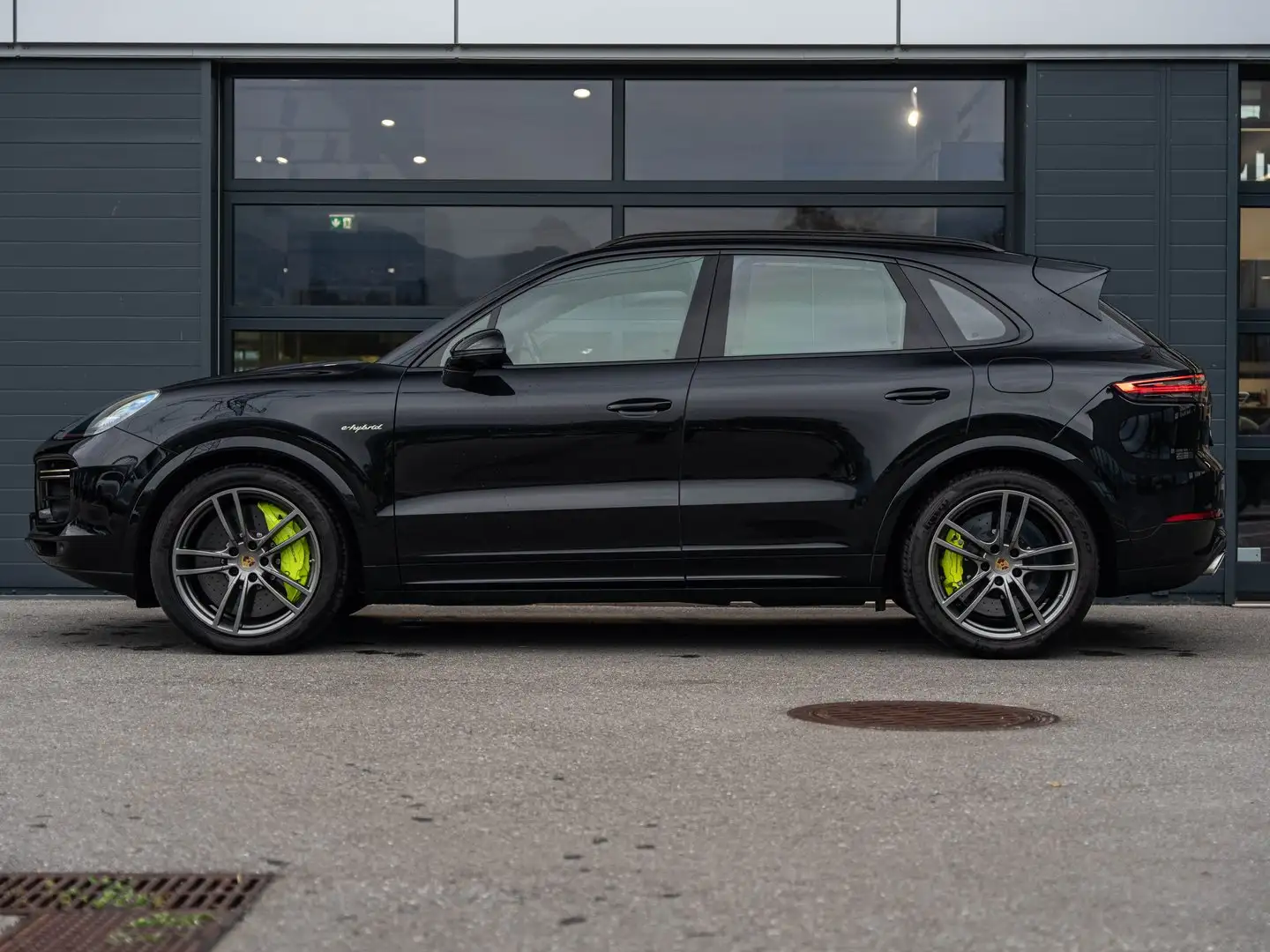 Porsche Cayenne Turbo S E-Hybrid III Schwarz - 2
