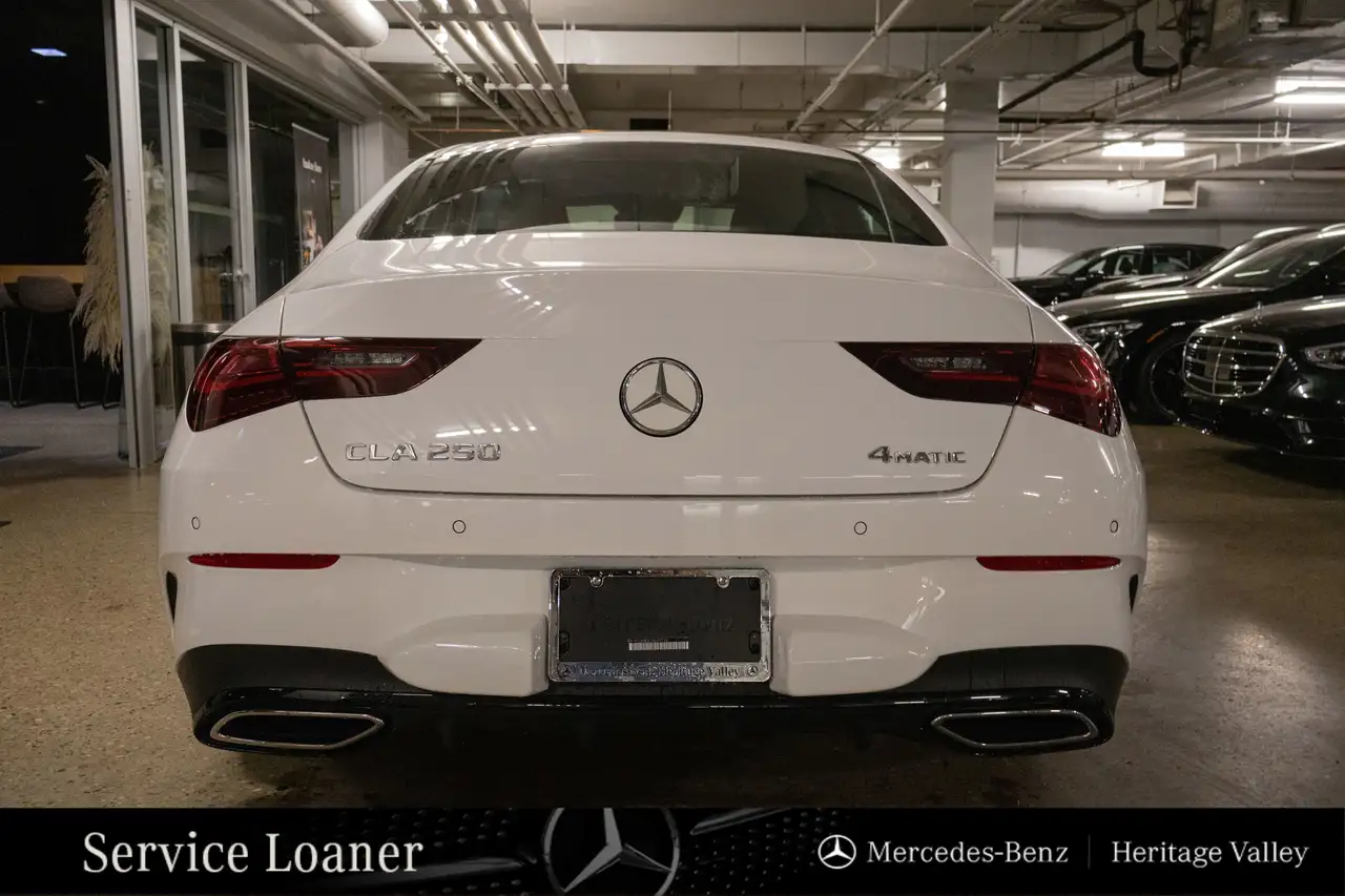 Mercedes-Benz CLA снимка Mercedes-Benz CLA