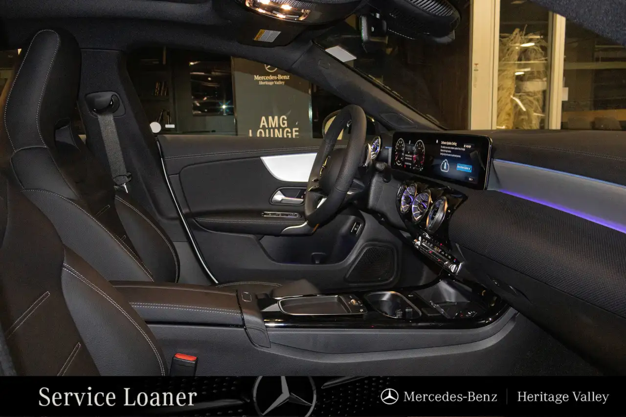 Mercedes-Benz CLA снимка Mercedes-Benz CLA