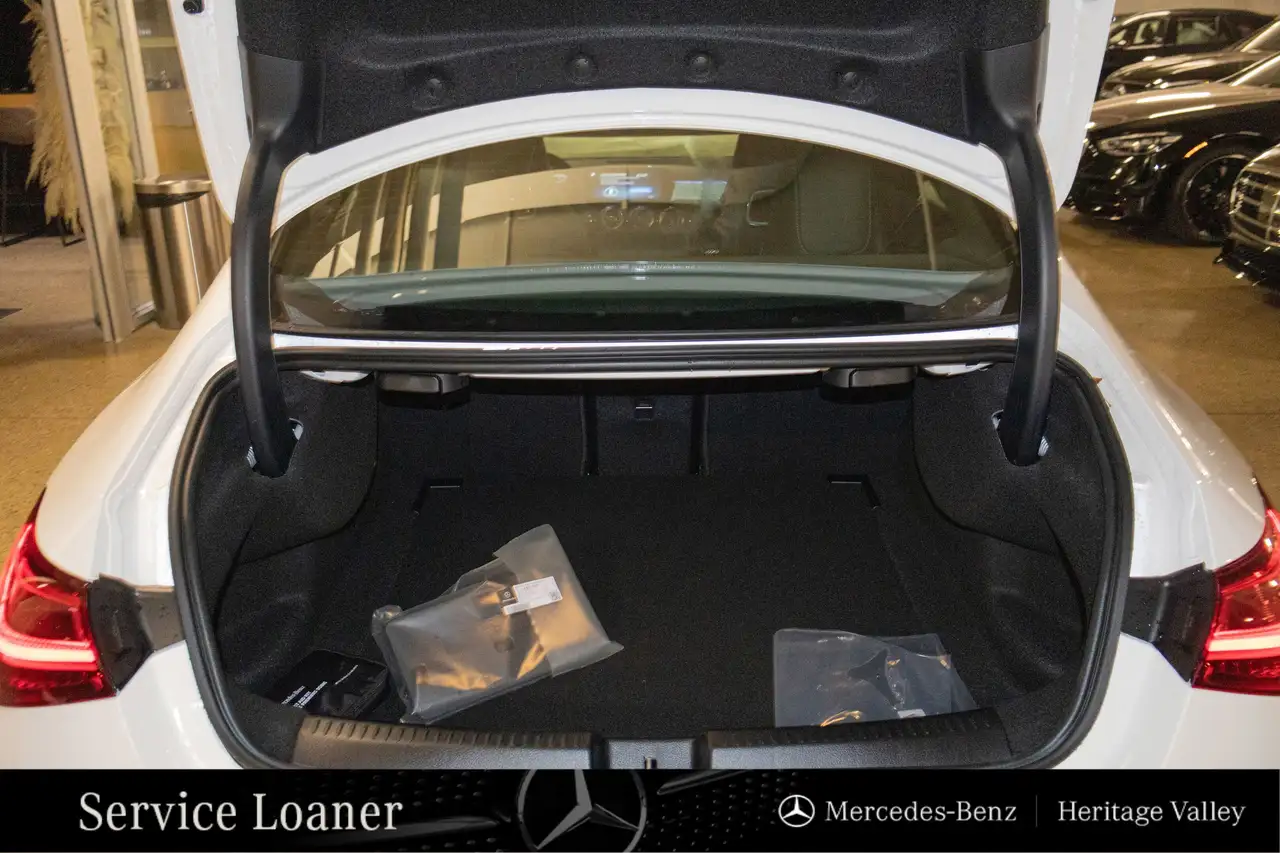 Mercedes-Benz CLA снимка Mercedes-Benz CLA