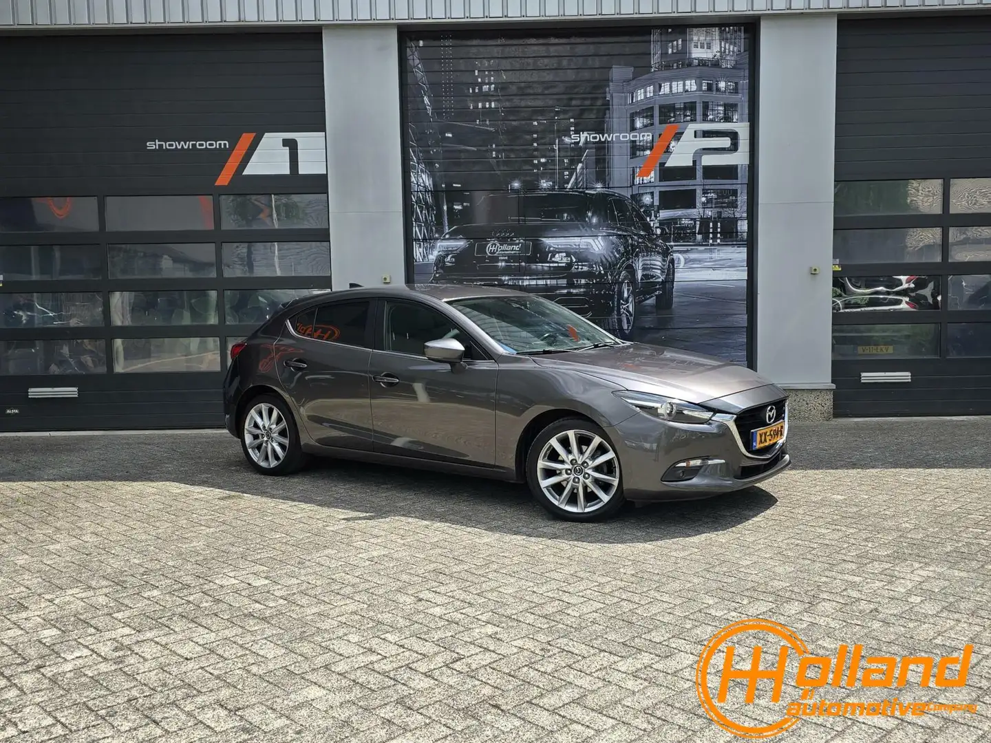 Mazda 3 2.0 SkyActiv-G 120 SkyLease GT Grau - 2