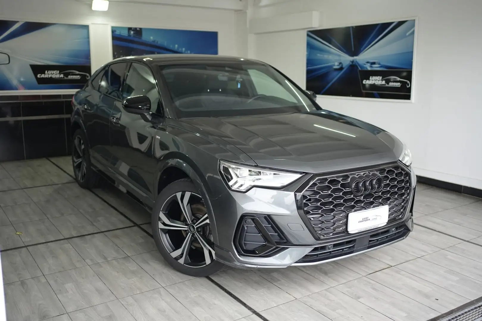 Audi Q3 SPB 35 TDI S tronic Identity Black Grigio - 2