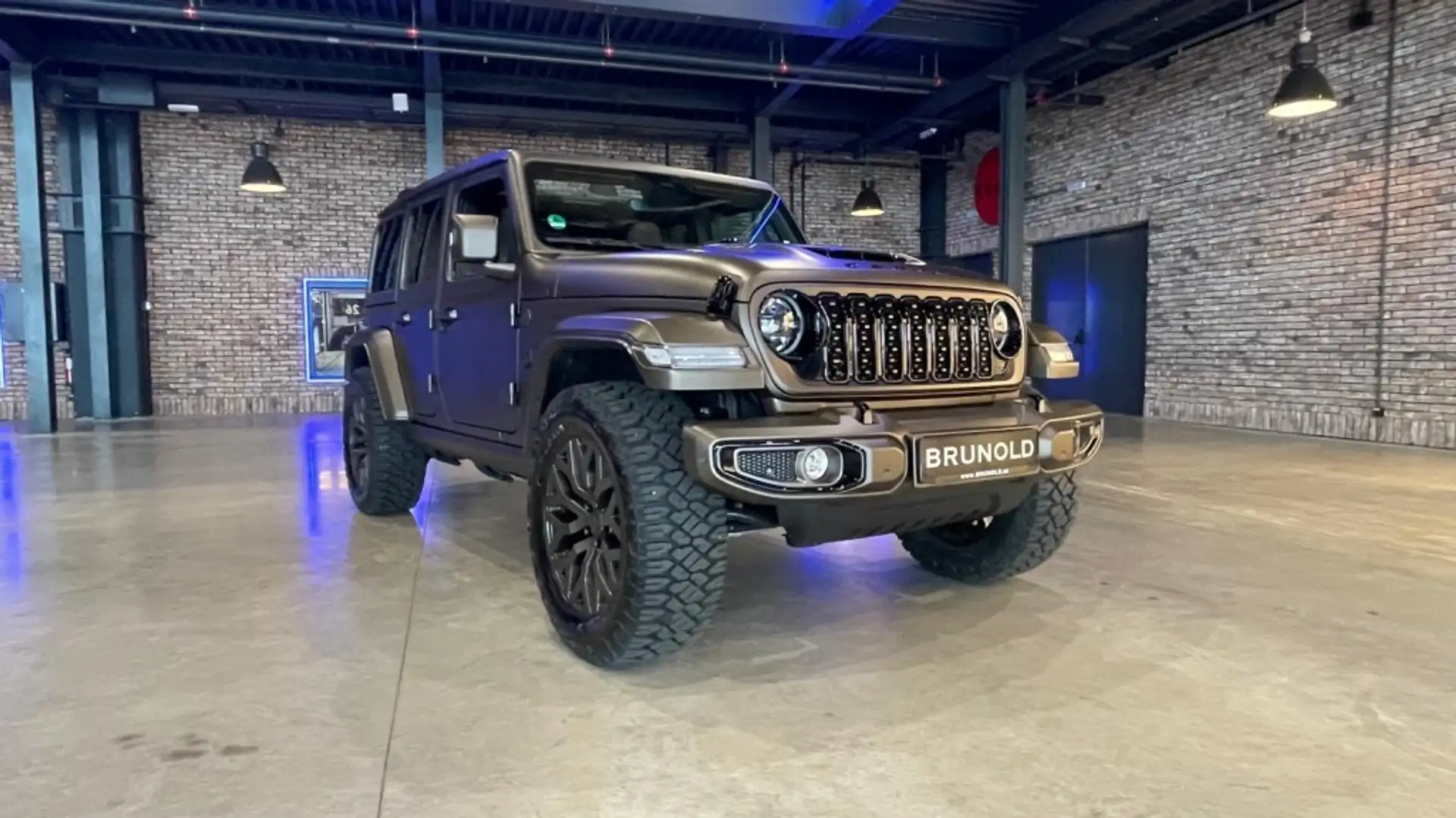 Jeep Wrangler Unlimited 2.0 4xe Sahara 8ATX 280KW Marrón - 1