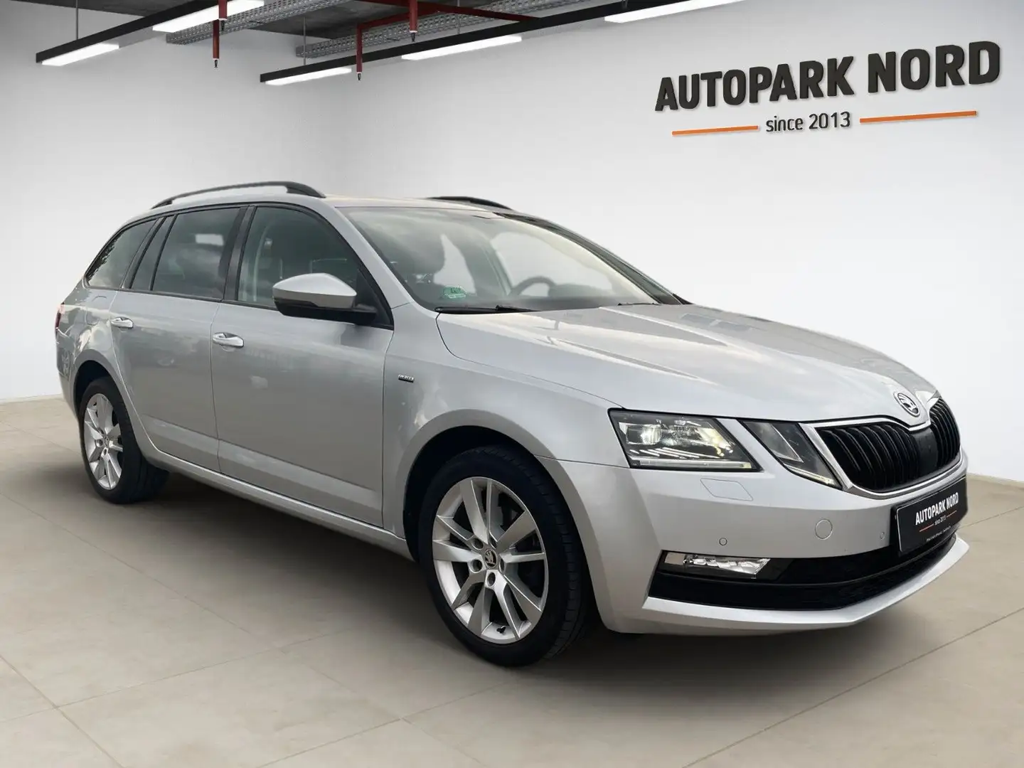 Skoda Octavia Combi Clever/DSG/PANO/LED/ACC/SHZ/PDC Plateado - 2