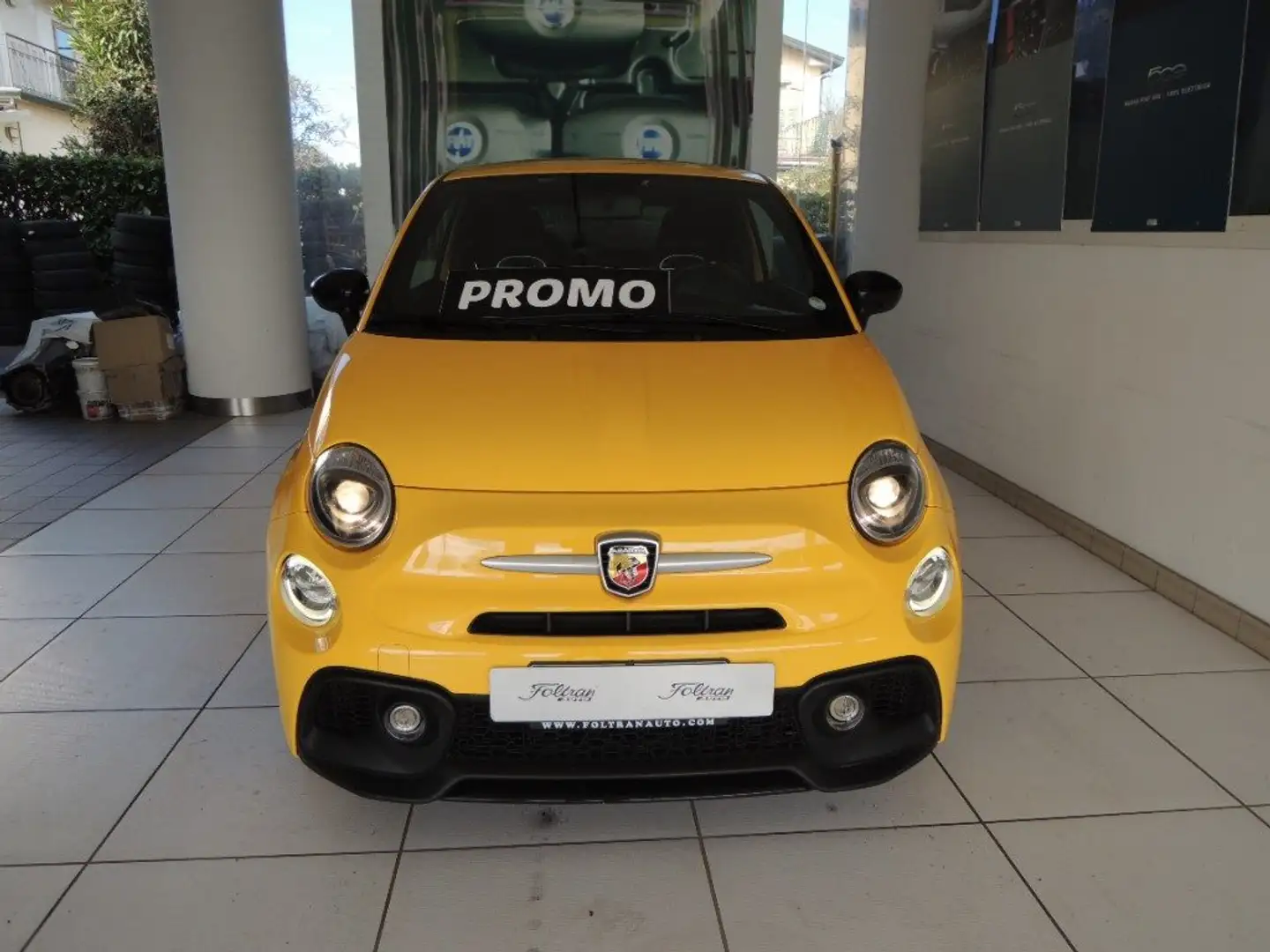 Abarth 595 1.4 Turbo T-Jet 145 CV Pista Sárga - 2