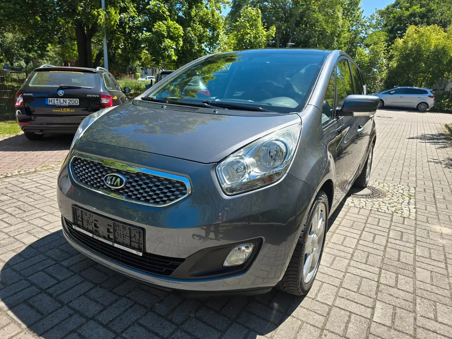 Kia Venga Titanium Collection Grau - 2
