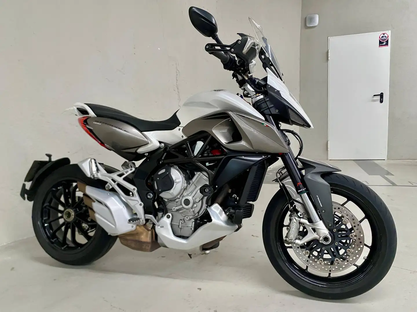 MV Agusta Stradale 800 crossover Blanco - 2