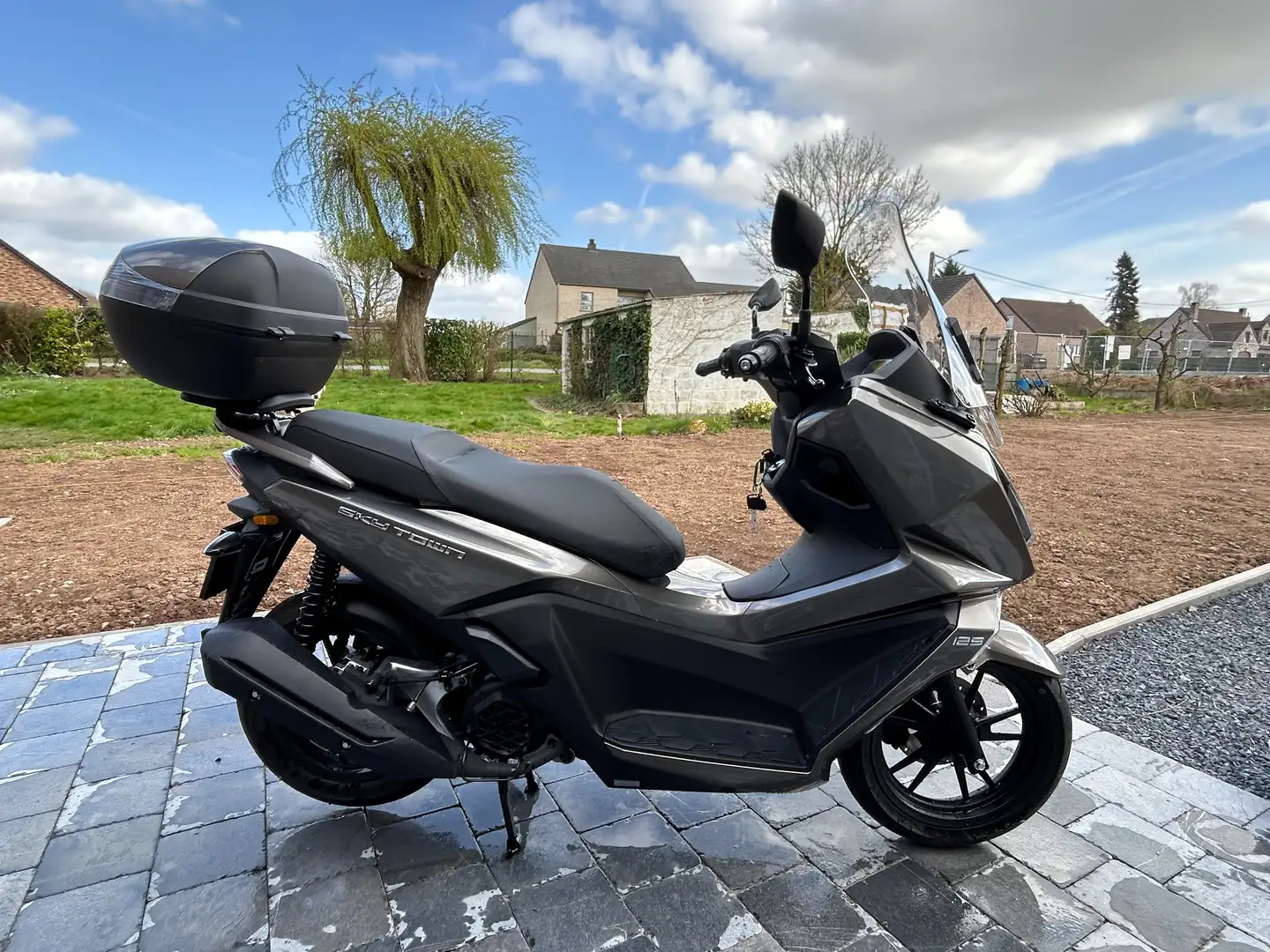 Kymco Agility 125 scooter 125 Skytown Gri - 1