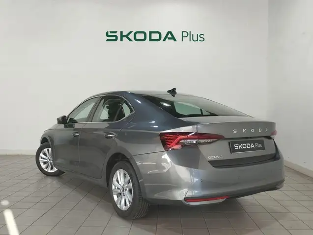 Skoda Octavia view 2