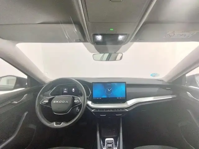 Skoda Octavia view 4