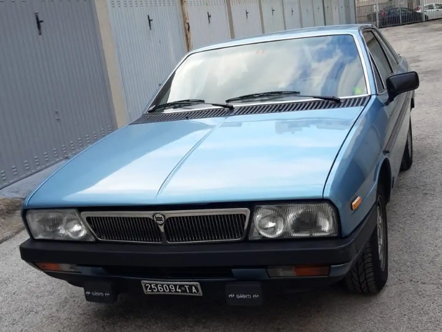 Lancia Gamma Gamma+2.0+Coupe Blue - 1