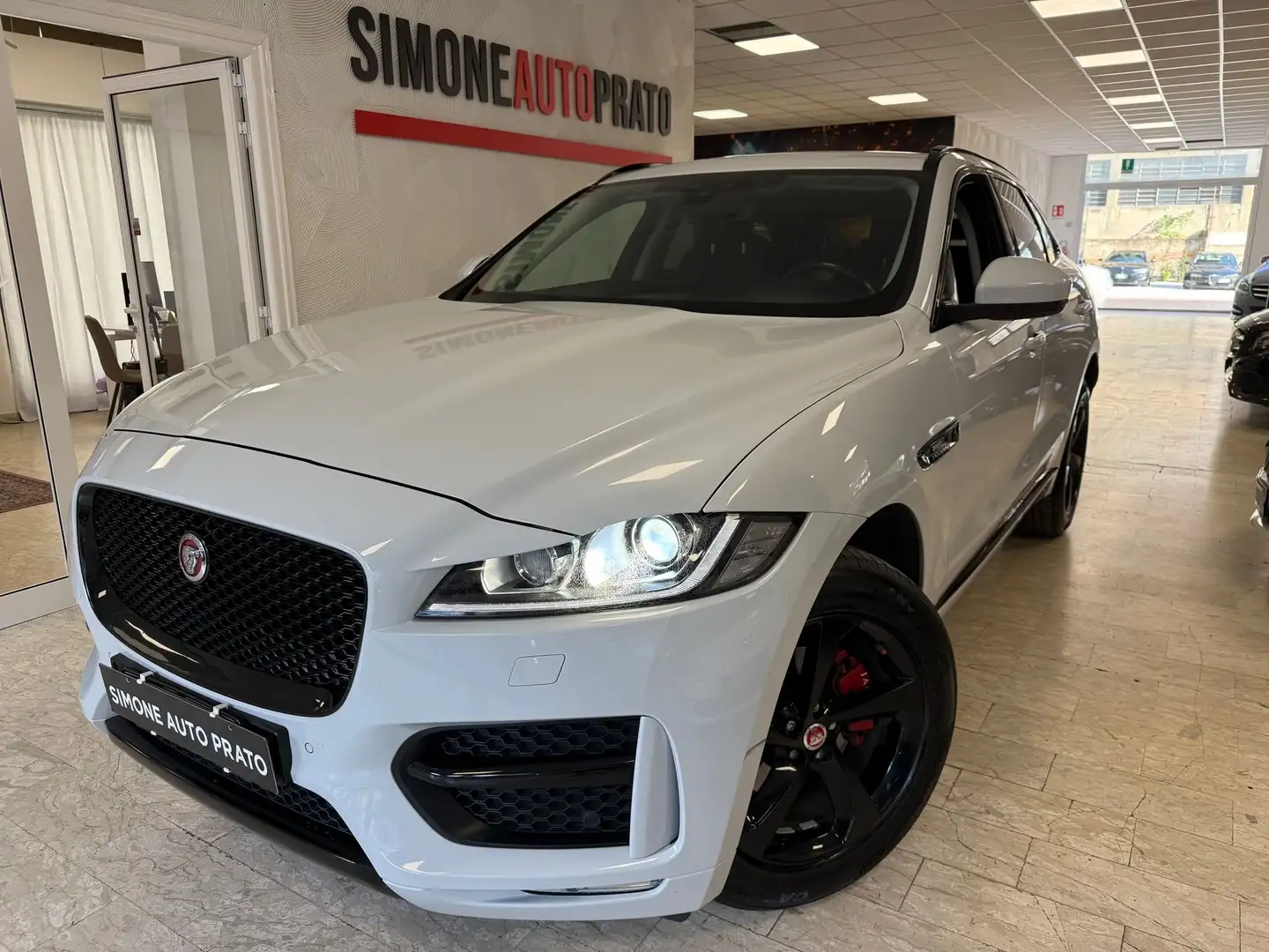 Jaguar F-Pace F-Pace 2015 2.0d Portfolio awd 180cv auto Blanc - 1