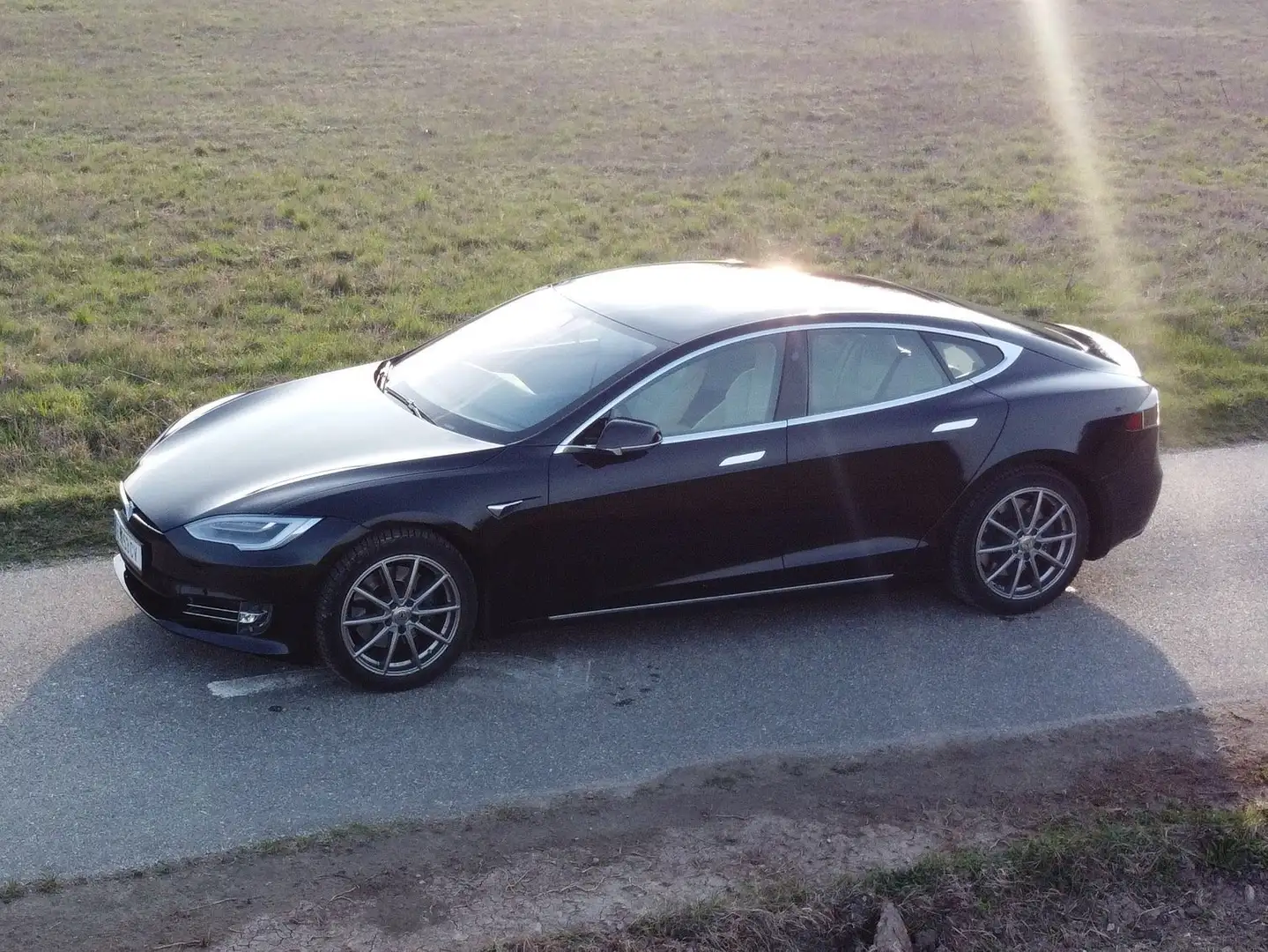 Tesla Model S 100 D mit neuer Batterie 11/2023 Schwarz - 2