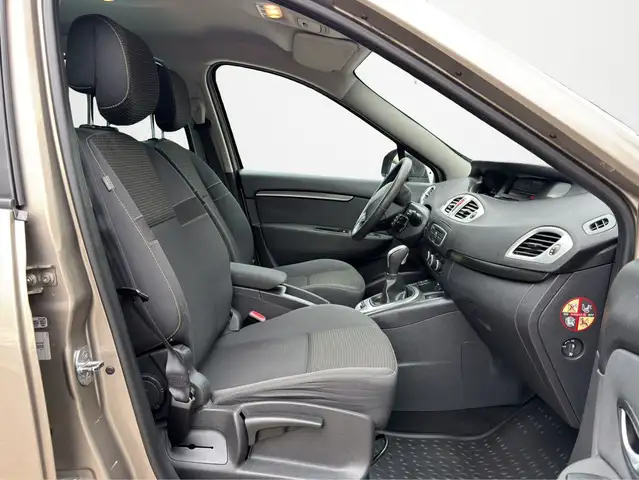 Renault Scenic view 15